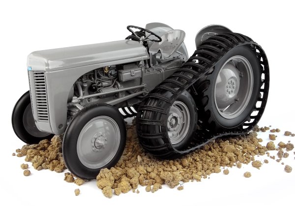 Massey Ferguson TEA 20, 1:16 – mit Halbkettenantrieb