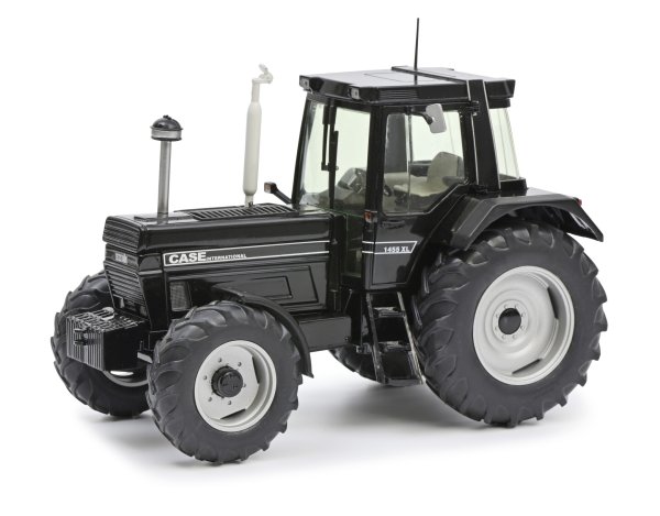 Case International 1455 XLA black edition, 1:32