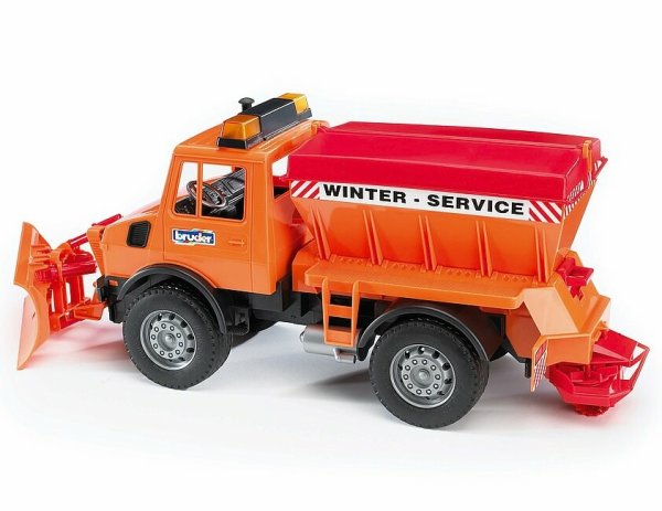 Unimog-Winterdienst mit Räumschild