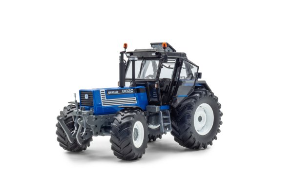 New Holland 8830, 1:32